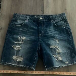 Womens 14 Mossimo Boyfriend Distressed Denim Jean Great condition concert shorts